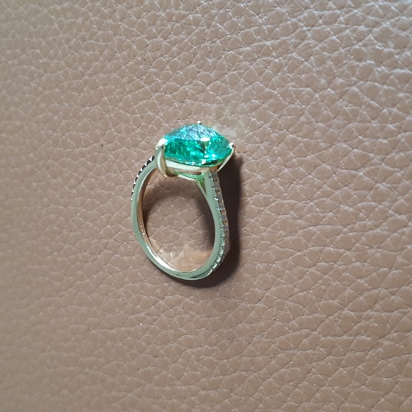 Green CZ Pear Shaped Solitaire Ring - Picture 3 of 7